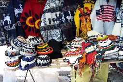 mercado indigena Otavalo, feria artesanal y textil